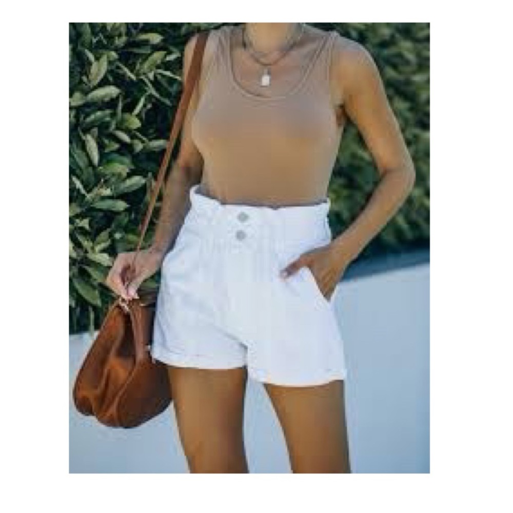 HM paper bag white shorts